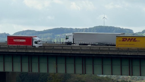 Zu viele schwere Lkw fahren über die Talbrücke Brunsbecke