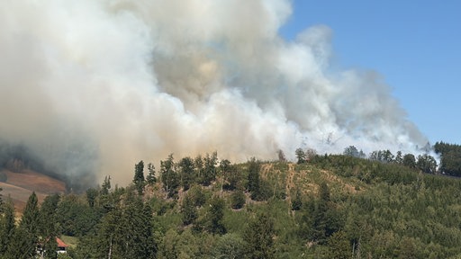 Waldbrand aus der Ferne in Marsberg 