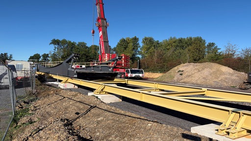 Brückenteile für die neue Ruhrbogenbrücke 