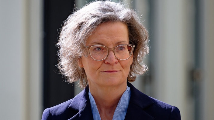 NRW-Bauministerin Ina Scharrenbach steht wegen ihres Führungsstils massiv in der Kritik