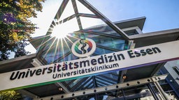 Außenansicht des Eingangsbereichs am Universitätsklinikum Essen