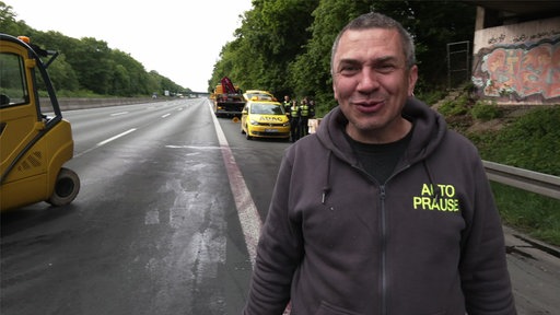 Andre Feldmann, Pannenhelfer, am Unfallort A3.