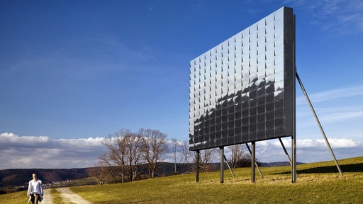 Kunstwerk Blinker II auf dem Wald Skulpturen Weg Wittgenstein-Sauerland
