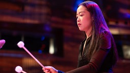 Die WDR Big Band spielt das Konzert "WDR Big Band Meets Chien Chien Lu" mit der taiwanesischen Musikerin Chien Chien Lu am Vibraphon unter der Leitung von Michael Philip Mossman am 28.02.2026 im WDR Funkhaus Wallrafplatz.