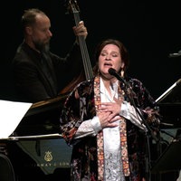 Die WDR Big Band mit Madeleine Peyroux unter der Leitung von Vince Mendoza am 14.06.2025 im Erholungshaus Leverkusen.