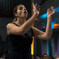 Mariana Rosas dirigiert den WDR Rundfunkchor