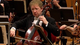 Oren Shevlin spielt Cello