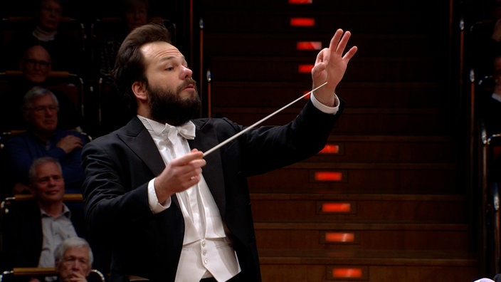 Petr Popelka dirigiert das WDR Sinfonieorchester