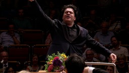Cristian Măcelaru dirigiert das WDR Sinfonieorchester