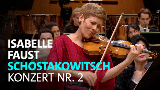 Violinistin Isabelle Faust und das WDR Sinfonieorchester unter Leitung von Cristian Măcelaru spielen das Violinkonzert Nr. 2 von Dimitrij Schostakowitsch am 27.06.2025 in der Kölner Philharmonie.