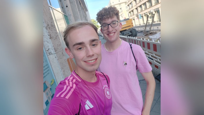 Nils Kahnwald und Pascal Gleich in Berlin für den Chrstopher Street Day 
