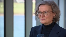 NRW-Bauministerin Ina Scharrenbach, CDU, im Interview mit WDR-Westpol