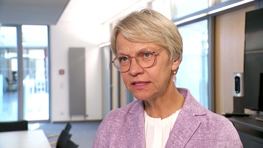 Schulministerin NRW, Dorothee Feller