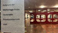 12.1.2026: Aushang am Eingang einer Schule in Bonn-Tannenbusch