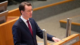 Hendrik Wüst bei der Generaldebatte im Landtag