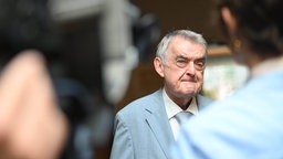 Herbert Reul beim Pressegespräch zu Spionageaktivitäten in Nordrhein-Westfalen