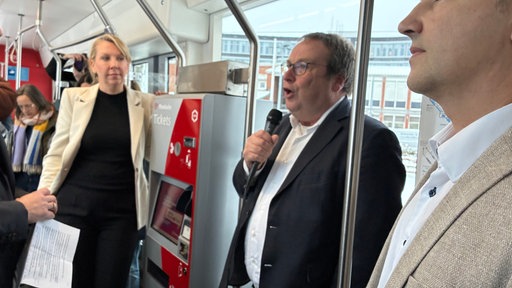 Verkehrsminister Krischer beim eezy.nrw Termin in Düsseldorf