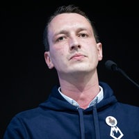 Der Dortmunder AfD-Politiker Matthias Helferich in einem Hoddie der "Jungen Alternative" auf dem vergangenen AfD-Parteitag in Marl