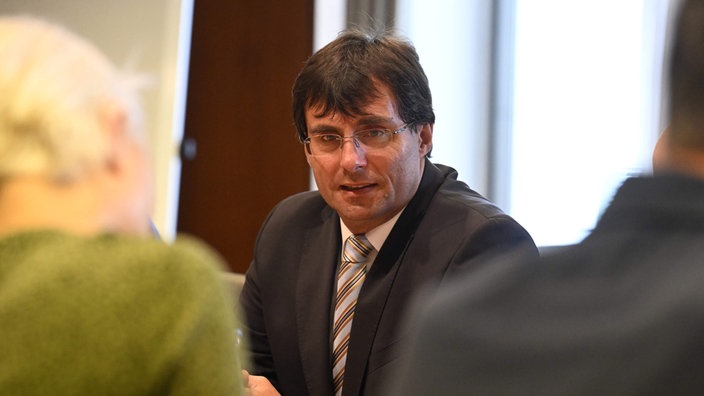 NRW-Finanzminister Optendrenk stellt den Haushaltsentwurf vor