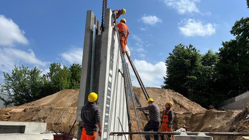 Brücken-Bauarbeiten an der L142 in Neuss-Erftal 