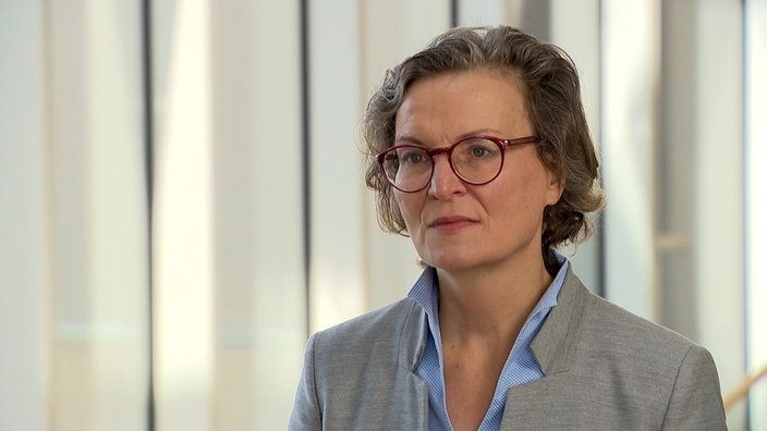 NRW-Bauministerin Scharrenbach am 7. Juli im WDR-Interview