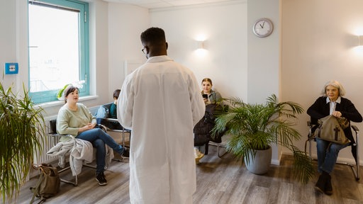 Wartezimmer überfüllt