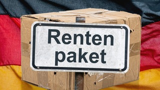 oto mit Composing als Symbolbild fuer die, von der Rentenkommission vorgestellten Vorschlaege fuer eine Rentenreform.