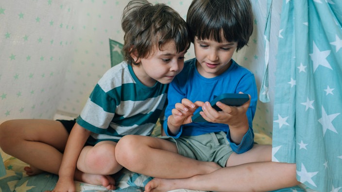 Mobilni telefon u školi: problem ili budućnost?