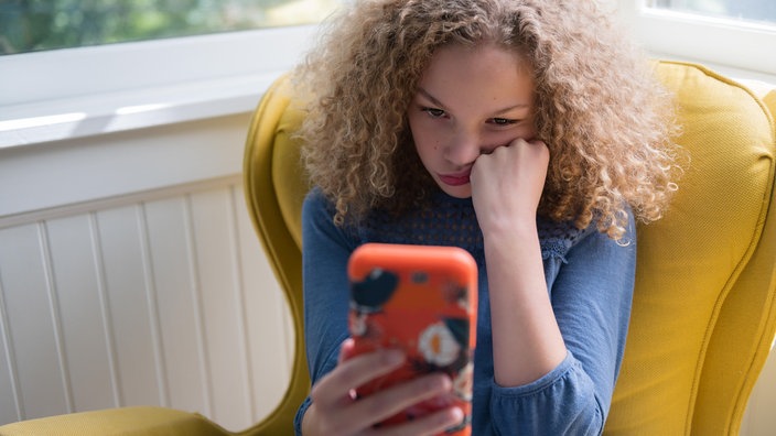 Mobilni telefon u školi: problem ili budućnost?
