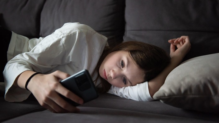 Mobilni telefon u školi: problem ili budućnost?