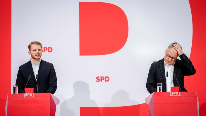 Tim Klüssendorf, generalni sekretar SPD-a, i Andreas Stoch, nosilac liste na izborima u Baden-Württembergu na pres konferenciji
