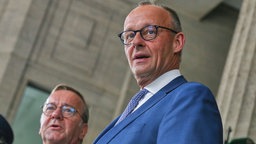 Der Bundeskanzler Friedrich Merz und der Bundesverteidigungsminister Boris Pistorius