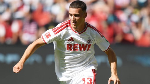 Stürmer Saïd El Mala (1.FC Köln) im roten Trikot ballt die Faust während der Bundesliga Saison 2026/2027