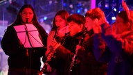 Das WDR 2 Weihnachtswunder am Dienstag (16.12.2025) - Die Bigband des Gymnasiums "Am Stoppenberg aus Essen" und die Schülerband der Jordan-Mai-Schule spielen das Steigerlied