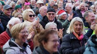 Das WDR 2 Weihnachtswunder am Dienstag (16.12.2025) - Besucher auf dem Burgplatz