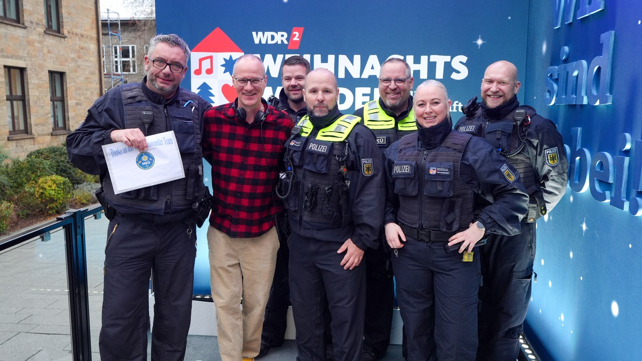 WDR 2 Weihnachtswunder in Essen am Mittwoch (17.12.2025): Bundespolizei Essen überreicht Spende