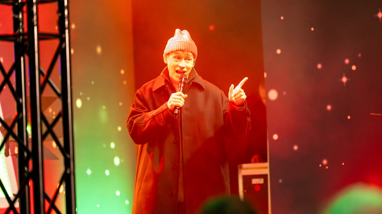 WDR 2 Weihnachtswunder in Essen - Tim Bendzko auf der Bühne