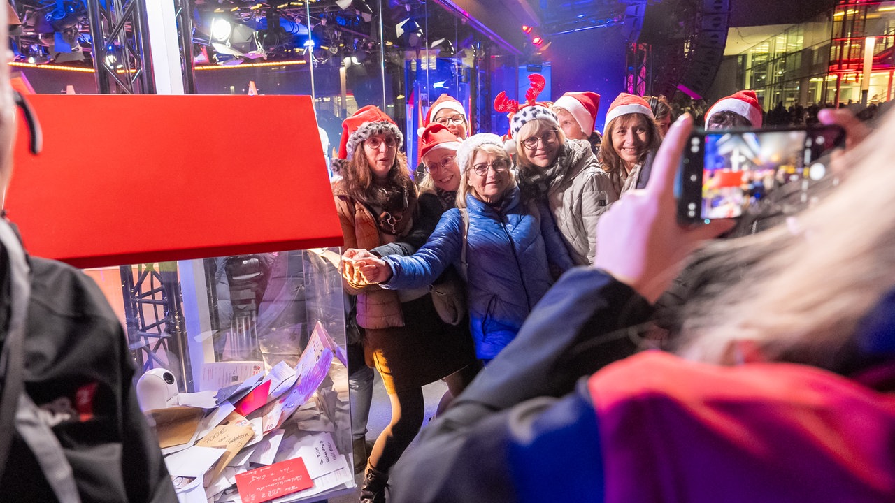 WDR 2 Weihnachtswunder 2025 in Essen - Mittwoch (17.12.2025) - Spendenbox am Abend