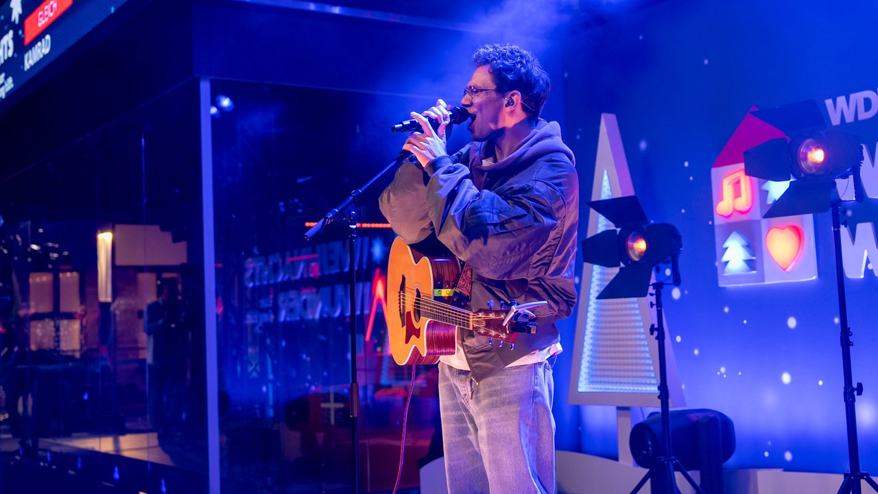 WDR 2 Weihnachtswunder 2025 in Essen - Mittwoch (17.12.2025): Kamrad auf der Bühne