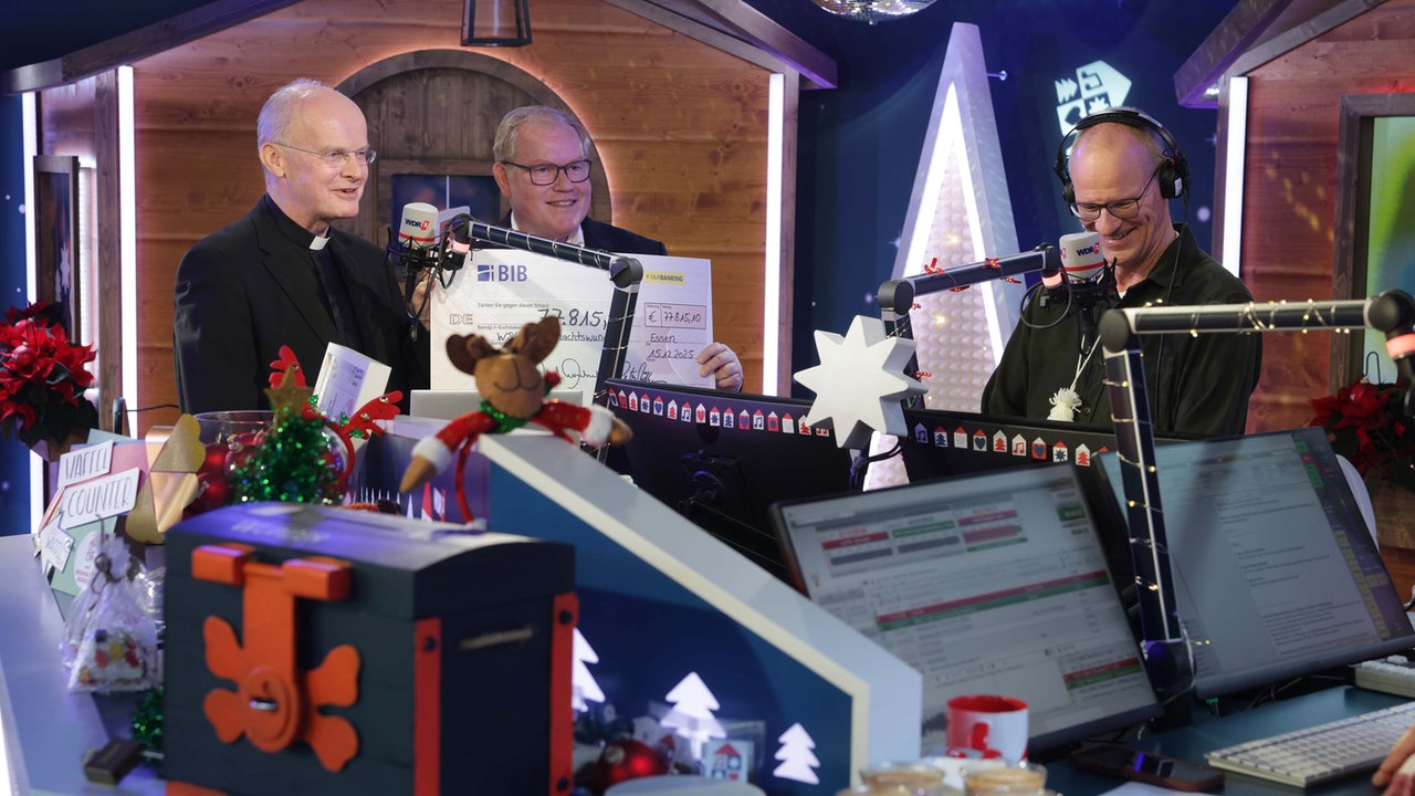 Das WDR 2 Weihnachtswunder am Montag (15.12.2025) - der Essener Bischof Franz-Josef Overbeck und der Vorstandssprecher der Bank im Bistum Essen, Peter Güllmann