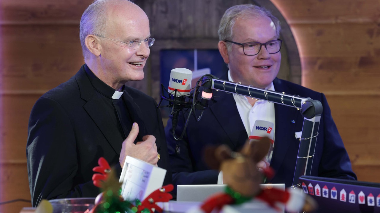 Das WDR 2 Weihnachtswunder am Montag (15.12.2025) - der Essener Bischof Franz-Josef Overbeck und der Vorstandssprecher der Bank im Bistum Essen, Peter Güllmann