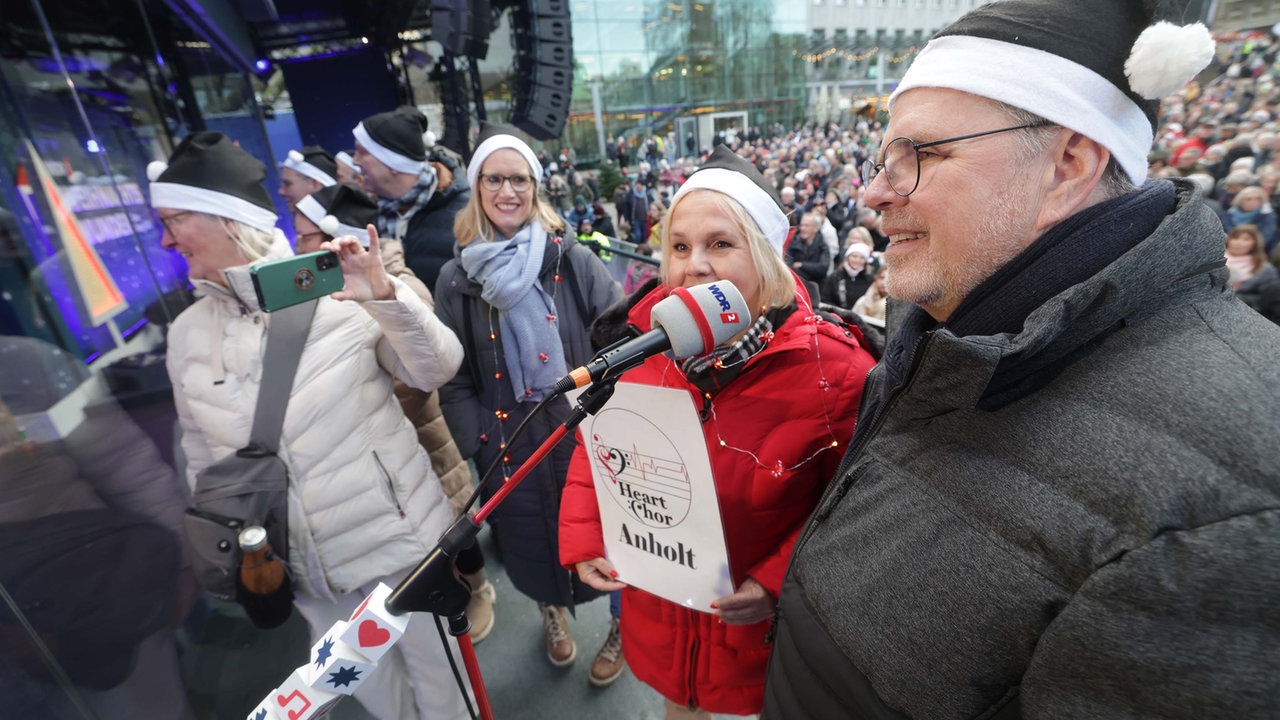 Das WDR 2 Weihnachtswunder am Montag (15.12.2025) - Der Heart-Chor aus Anholt im Kreis Borken hat ein Weihnachtskonzert für Freunde gegeben.