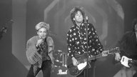 Die schwedische Pop-Rock-Band Roxette mit Marie Fredriksson und Per Gessle im April 1990 auf der Bühne