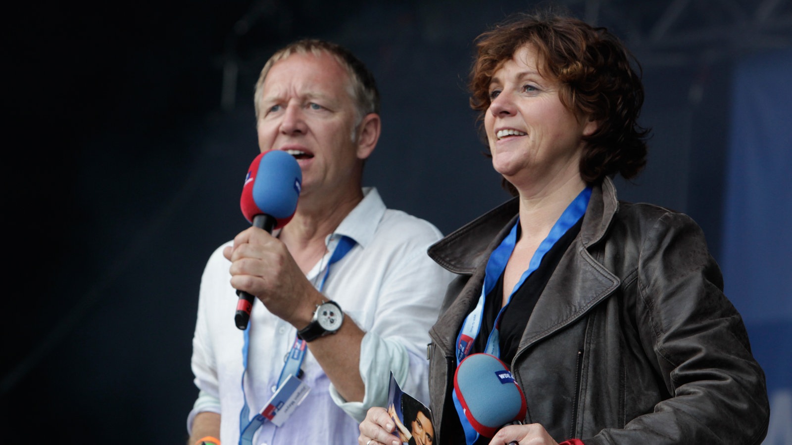WDR 2 Moderatoren Steffi Neu und Jürgen Mayer
