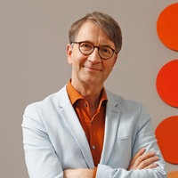 Prof. Dr. Axel Buether