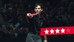 Timothée Chalamet als Marty in einer Szene des Films "Marty Supreme"