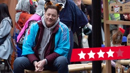 Brendan Fraser als Philip in einer Szene des Films "Rental Family"
