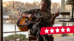 Jeremy Allen White als Bruce Springsteen in einer Szene des Films "Springsteen: Deliver Me from Nowhere"