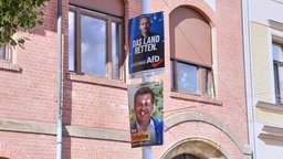 Wahlplakate für die Landtagswahl 2026 in Sachsen-Anhalt mit Ulrich Siegmund (AfD) und Sven Schulze (CDU)