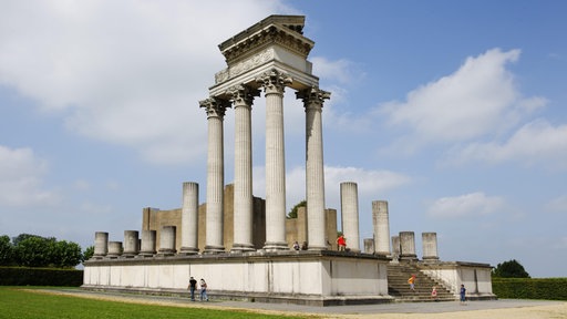 Rekonstruktion eines Tempels im Archäologischen Park Xanten